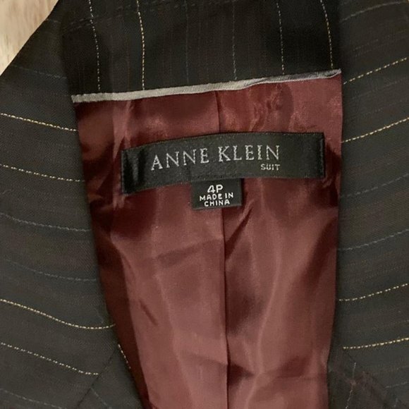 NWT‎ MSRP $380 Anne Klein Suit Coat Blazer Jacket & Pants Size 4P Brown Striped - Picture 6 of 8